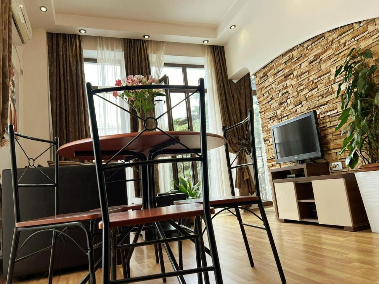 Cozy Apartment In The City Center Mtatsminda ティビリシ エクステリア 写真